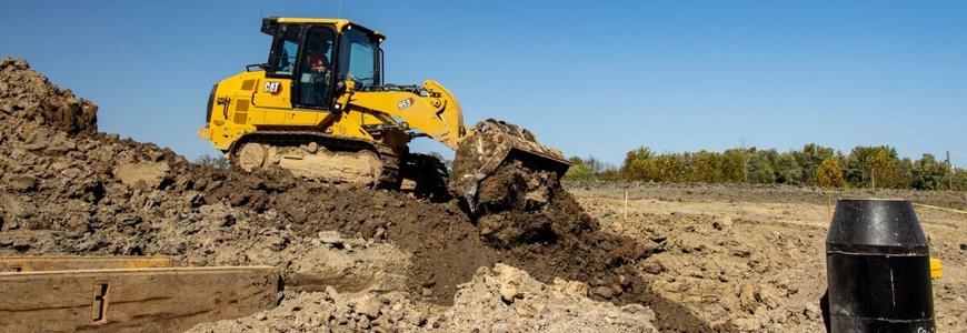 DER CAT®-KETTENLADER 953 KOMBINIERT AGILITÄT UND VIELSEITIGKEIT MIT VERBESSERUNGEN BEI KRAFTSTOFFVERBRAUCH UND PRODUKTIVITÄT